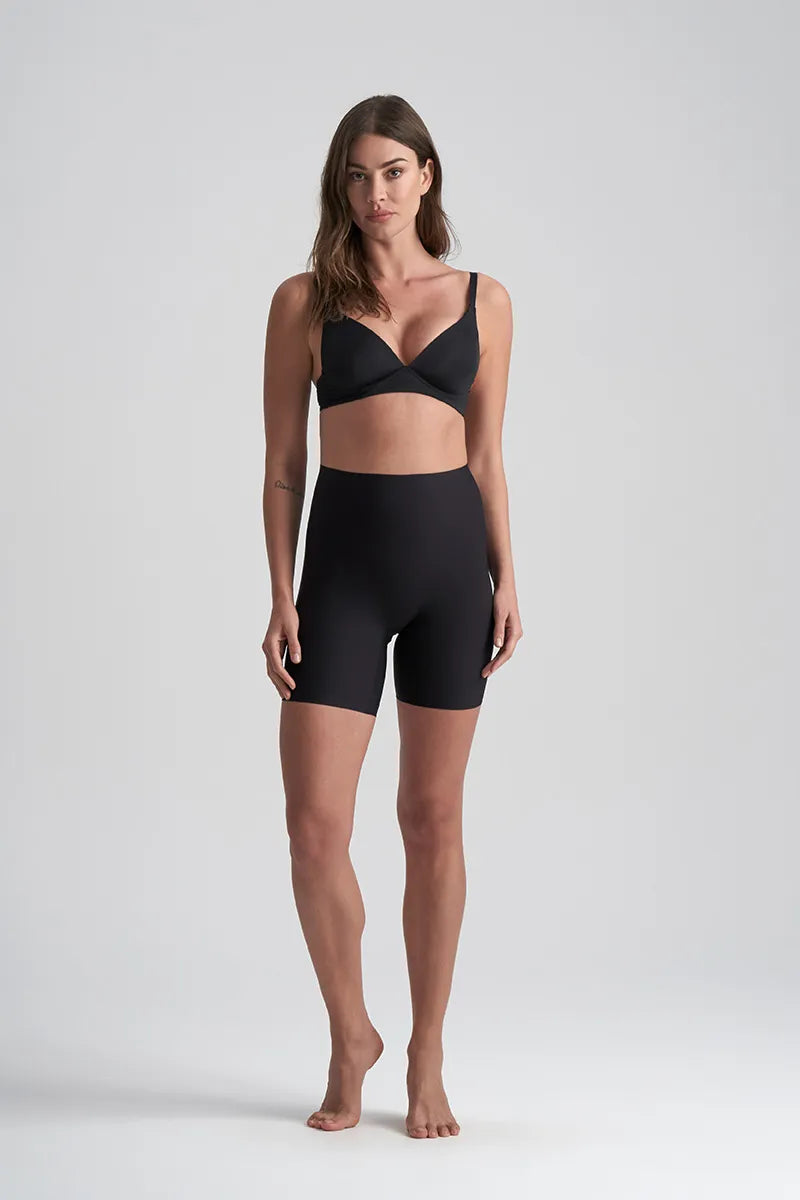 ByeBra Lengvos kompresijos besiūliai šortukai UNI STRETCH MID WAIST SHORT BLACK
