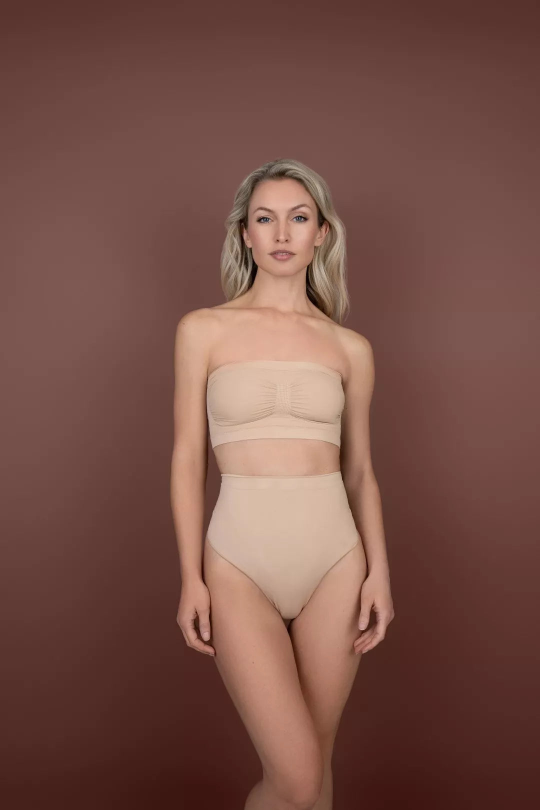 ByeBra Stiprios kompresijos formuojančios besiūlės tanga kelnaitės SOFT TOUCH THONG NUDE
