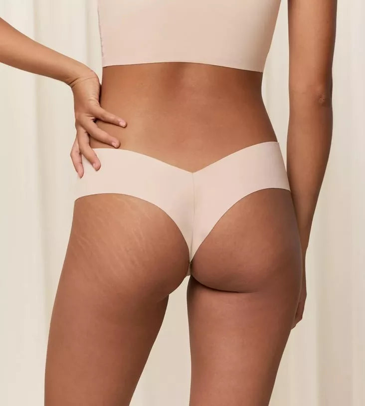 Triumph Besiūlės braziliškos kelnaitės FLEX SMART HIGHLEG BRAZILIAN EX SOFT PRALINE